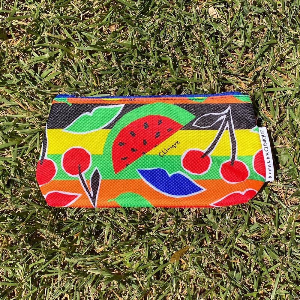 CLINIQUÉ COSMETIC BAG